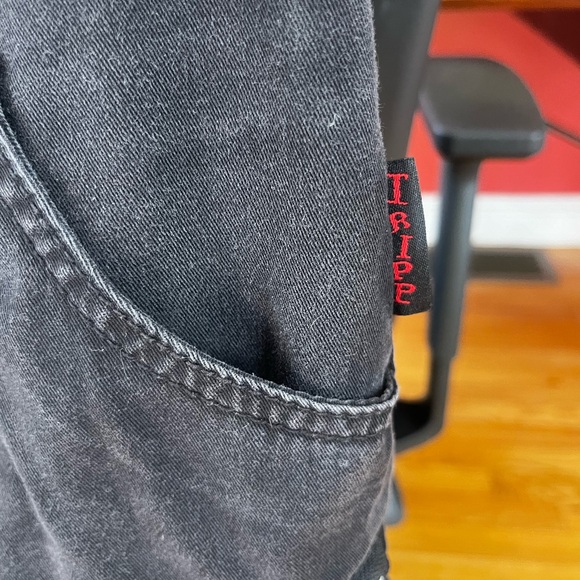 Men's Black Cargo Pants - Picture 3 of 7